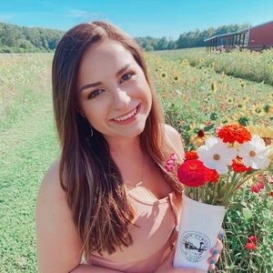 Meet your Posher, Hayley